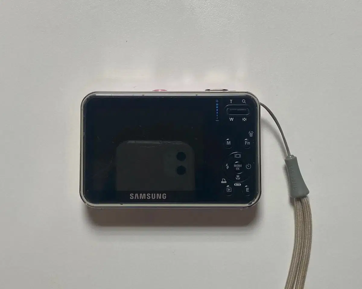 サムスンvluu i8ピンクデジタルカメラ
